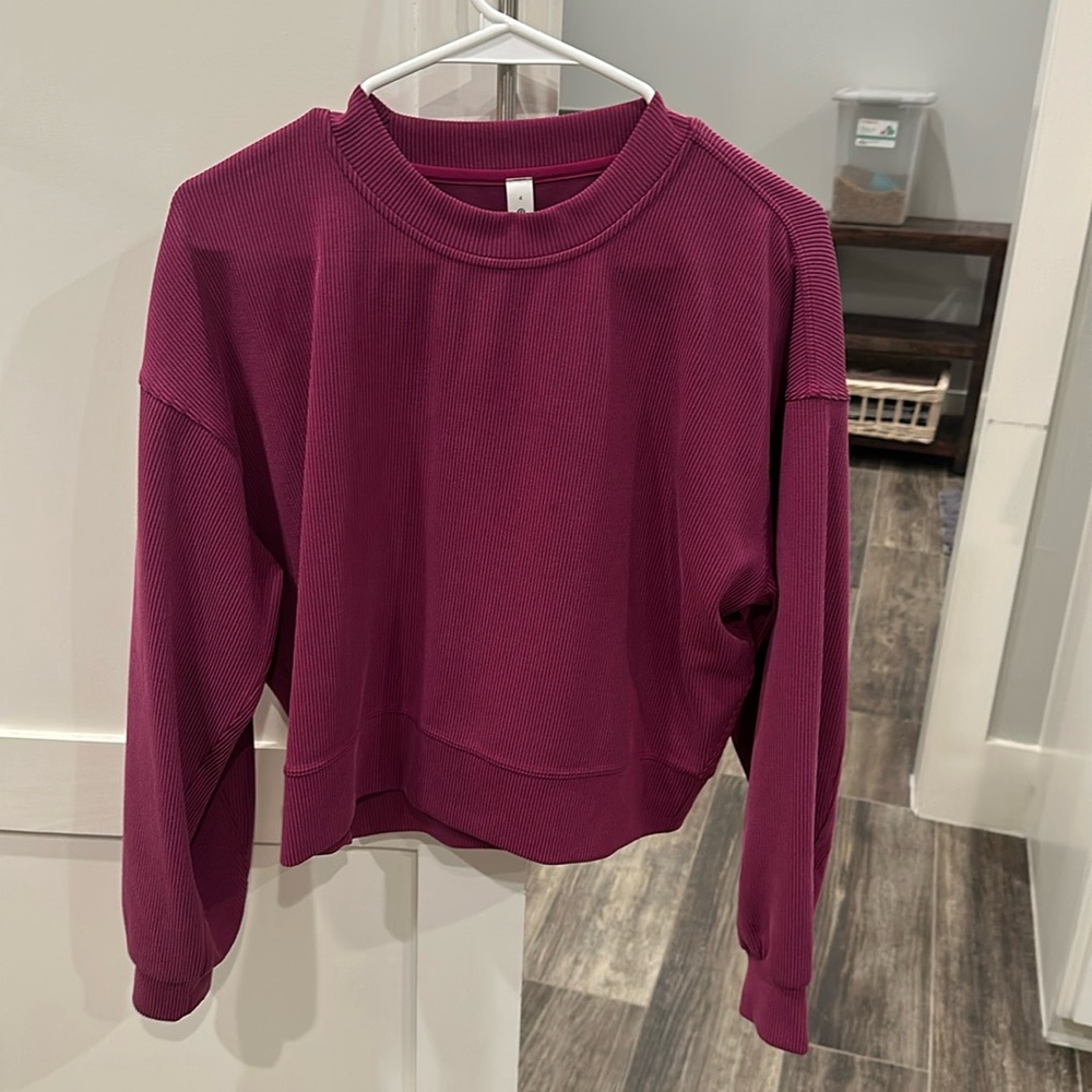 Size 4 lululemon top!